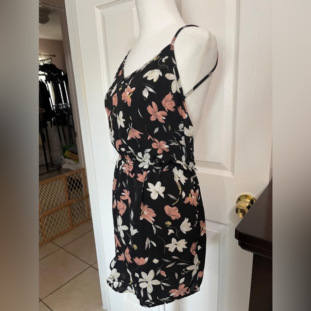 💙SHEIN Women Floral Print Cami Romper in Small Black and Pink - Picture 9 of 10